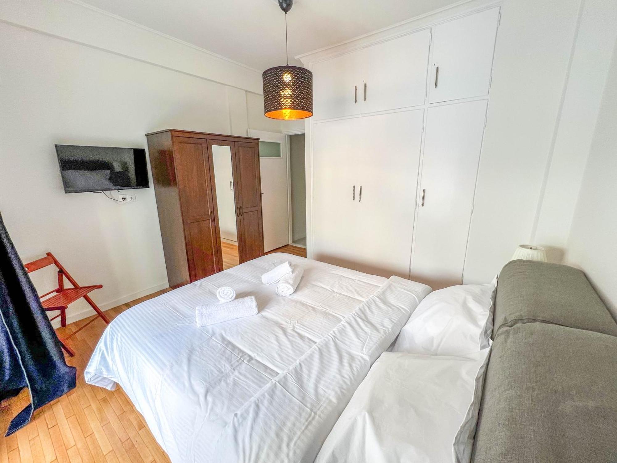 Family Two Bedroom Apartment Benaki アテネ エクステリア 写真